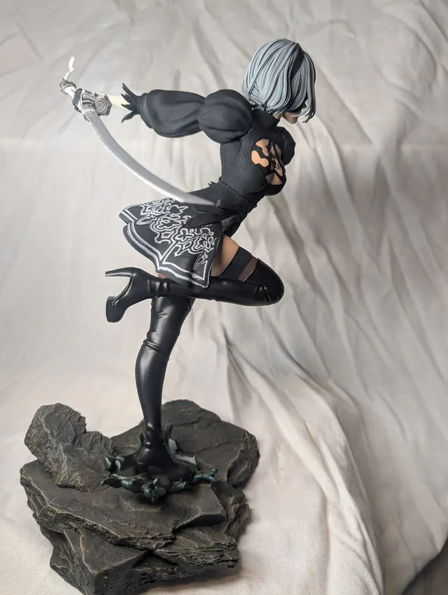 2B - NieR Automata – Side